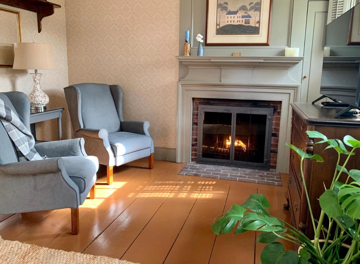 לינה וארוחת בוקר ברנסטייבל Ashley Manor מראה חיצוני תמונה