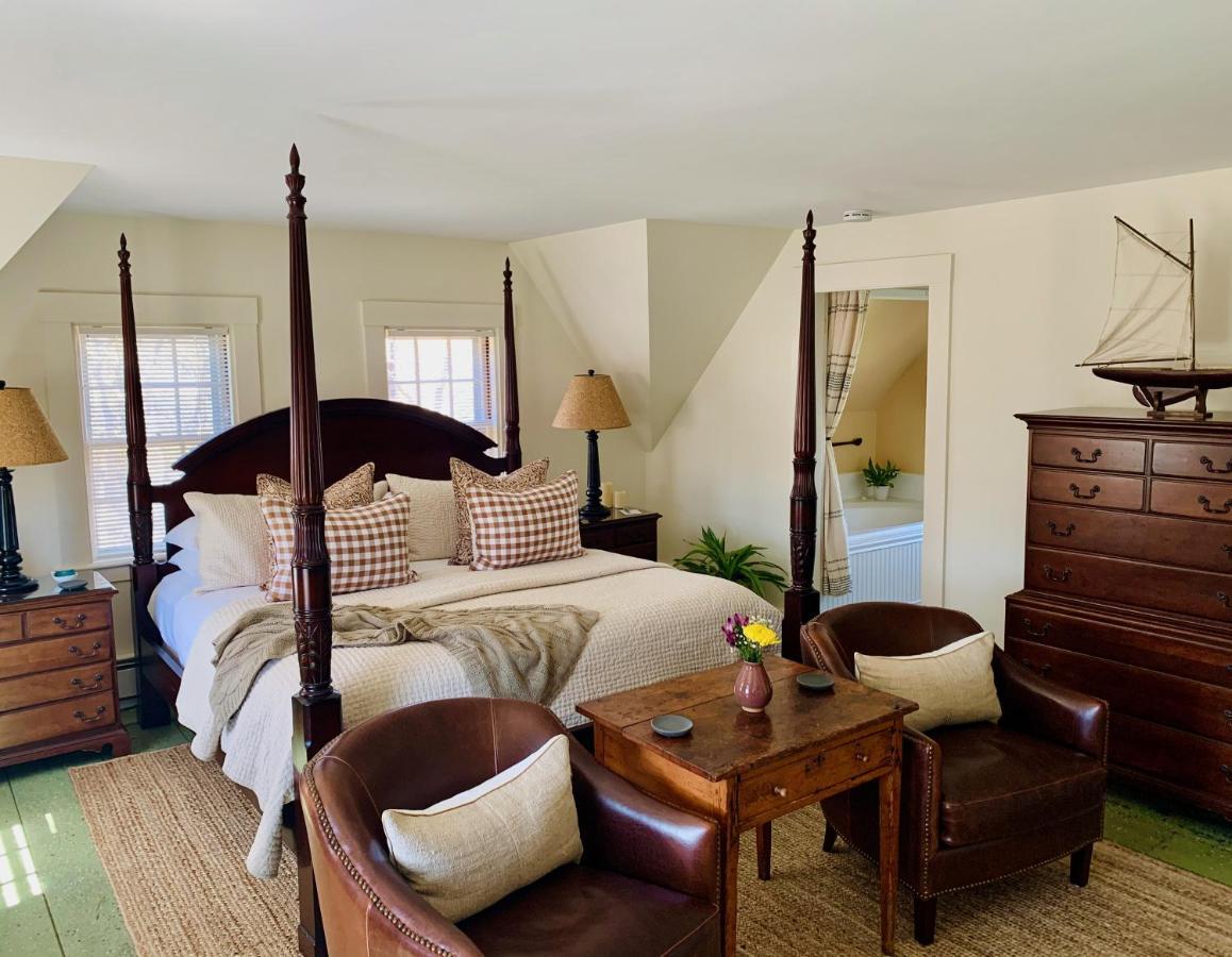 לינה וארוחת בוקר ברנסטייבל Ashley Manor מראה חיצוני תמונה
