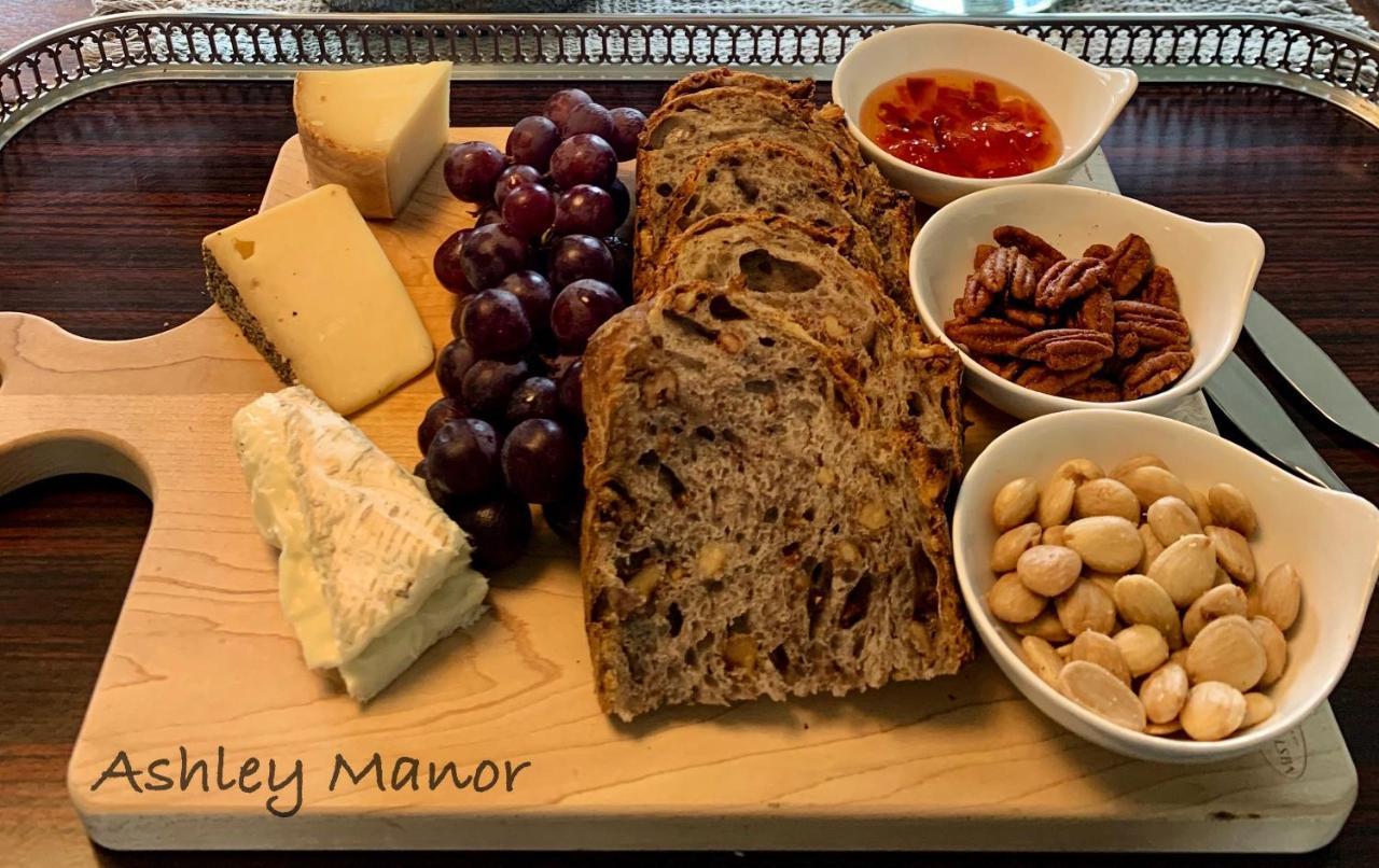 לינה וארוחת בוקר ברנסטייבל Ashley Manor מראה חיצוני תמונה